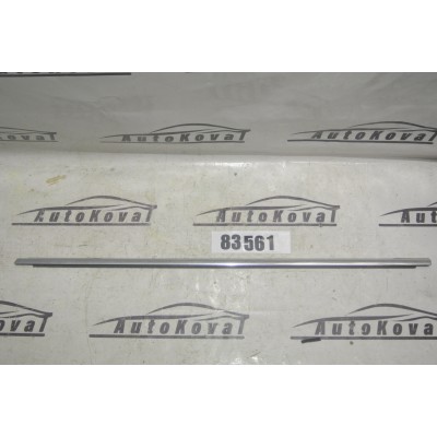 Lišta dveří přední VW TIGUAN  5NA837475D