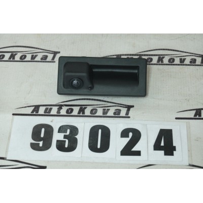 Mikrospínač pátých dveří se zpětnou kamerou VW 5NA827566B