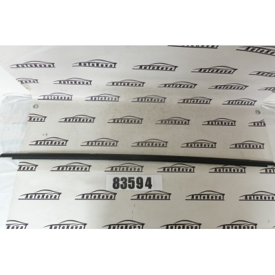 Lišta dveří zadní ŠKODA OCTAVIA III kombi 5E9839478 černá