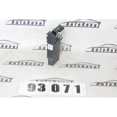Řídící jednotka dveří VW Škoda 105404-301