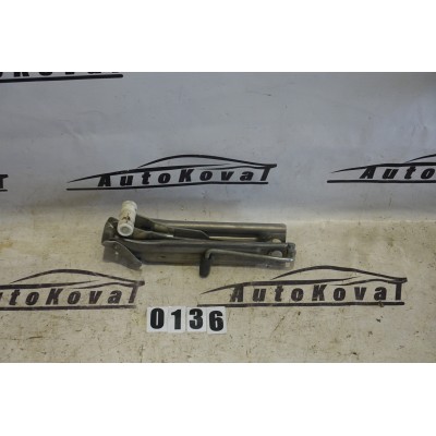 Zvedák vozu Audi A6 4F0011031 4F0011031H